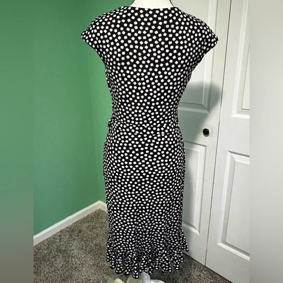 Dress - Picture 5 of 7